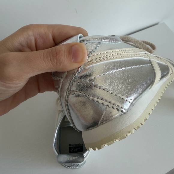 Onitsuka Tiger 37 NWT Mexico 66 Silver Metallic Sneakers - Picture 8 of 13